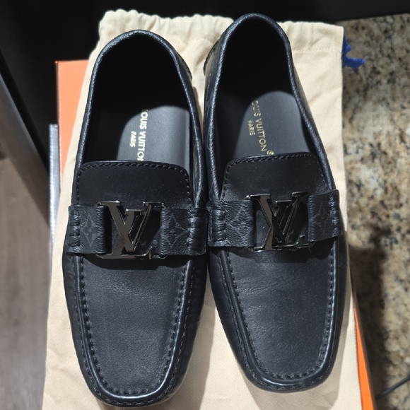 Louis Vuitton Elegant Black Leather Loafers